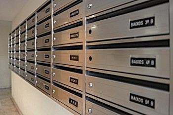 Instalación de Buzones para Comunidades en Barcelona | Cerrajería Pablo Muñóz