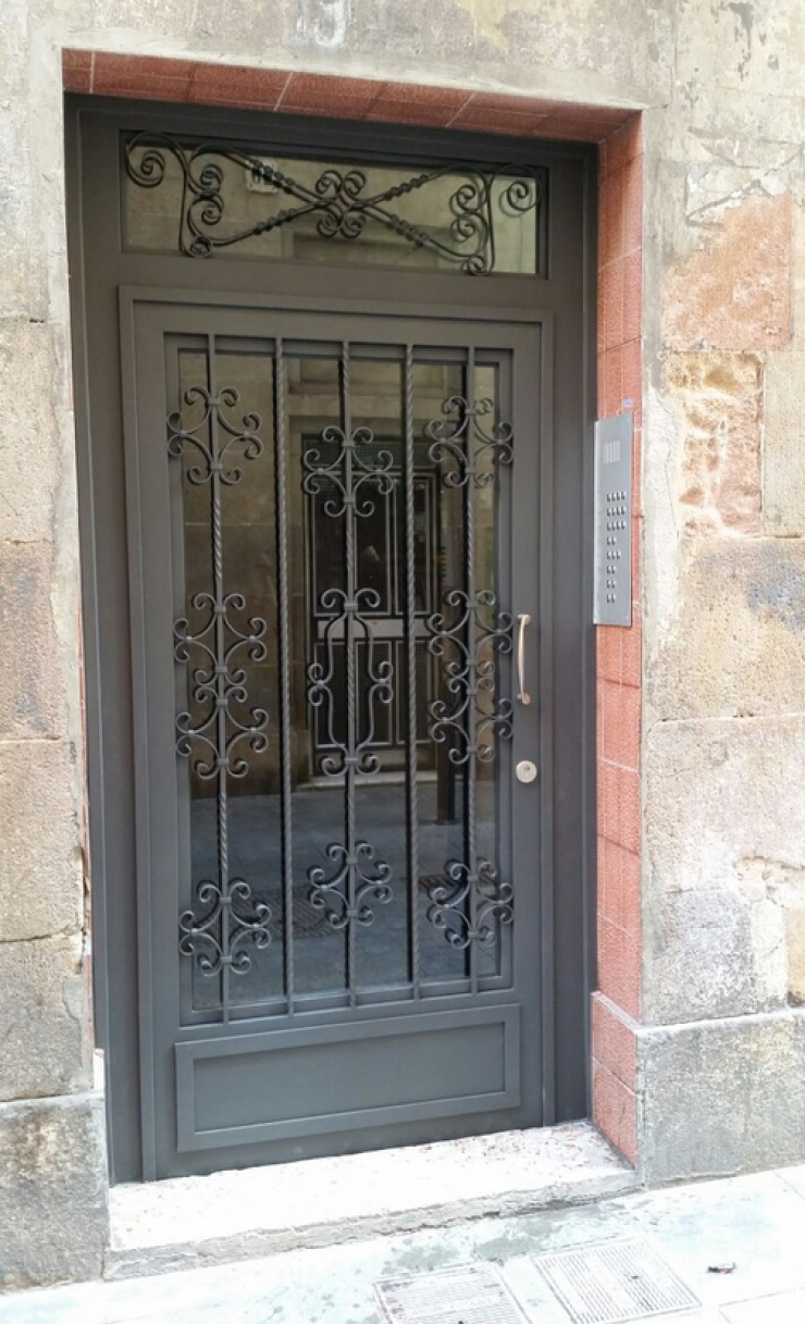 Puerta Barrotera Ornamental